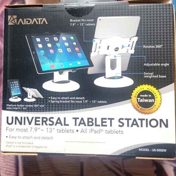 Universal Tablet Station - White